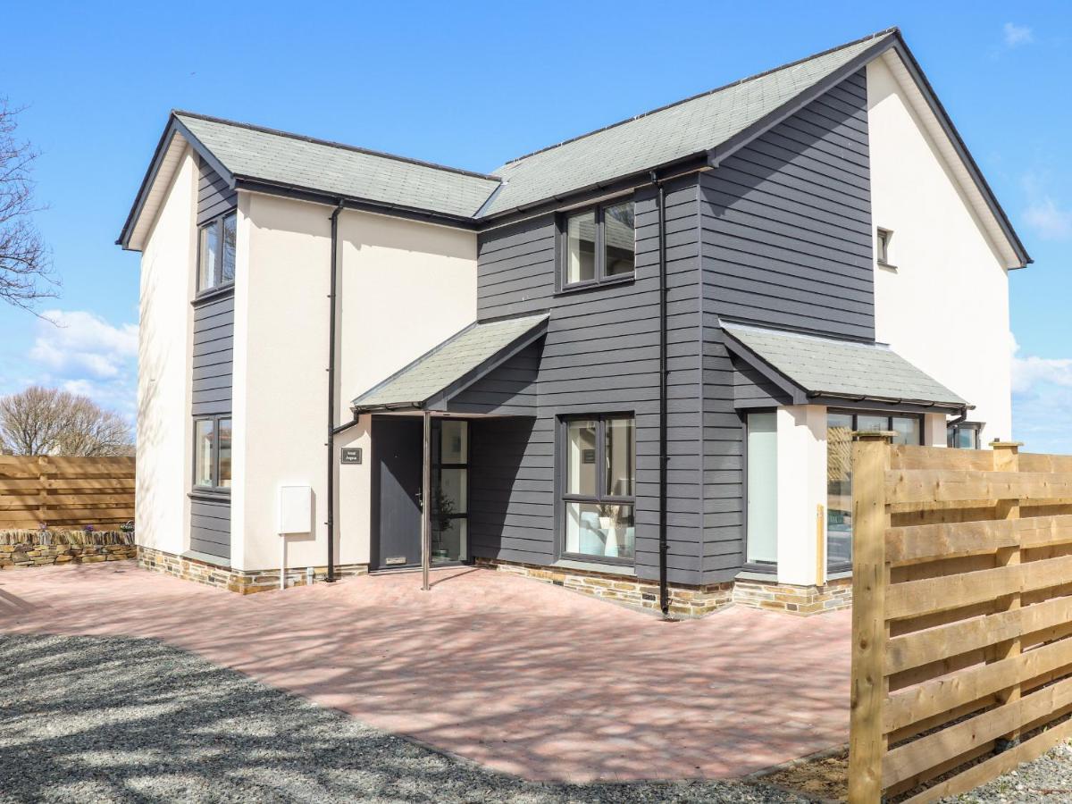Amal Anpras Villa Tintagel Exterior photo